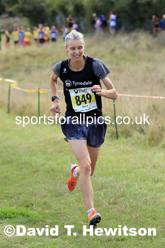 Senior women, 2022 Start Fitness NEHL, Wrekenton. Photo: David T. Hewitson/Sports for All Pics